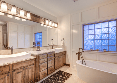 Master Bath oaks development home